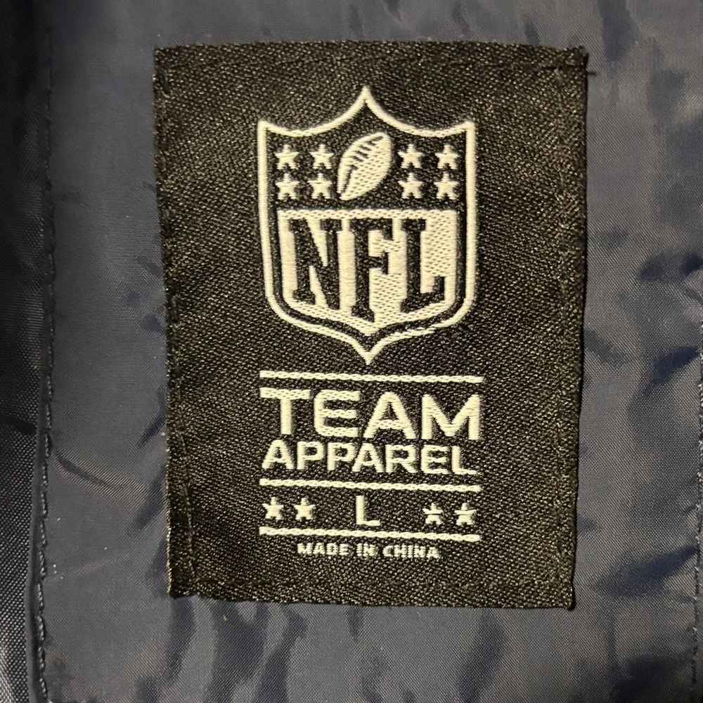 Chicago Bears NFL Apparel light puffer hoody coat. Large. Like New.